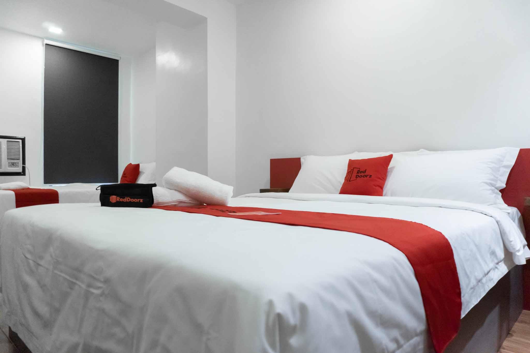 Reddoorz Plus At Mm Hotel Las Pinas Former Reddoorz Plus Near Bamboo Organ Exteriör bild