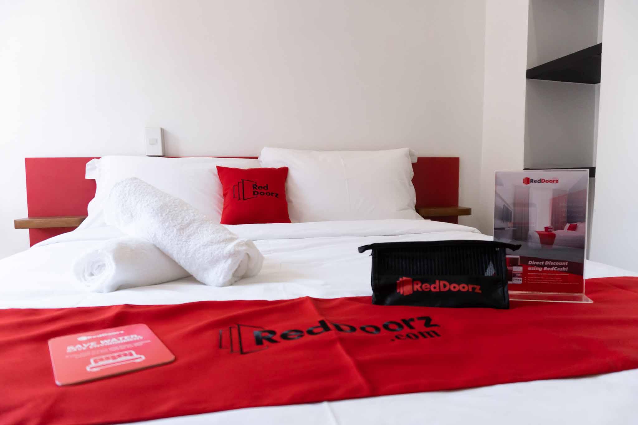Reddoorz Plus At Mm Hotel Las Pinas Former Reddoorz Plus Near Bamboo Organ Exteriör bild
