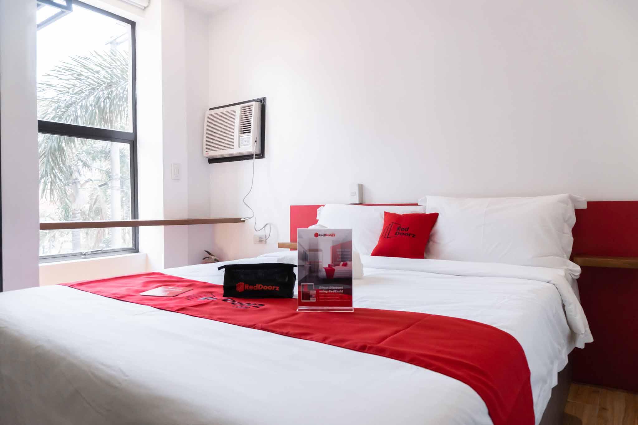 Reddoorz Plus At Mm Hotel Las Pinas Former Reddoorz Plus Near Bamboo Organ Exteriör bild