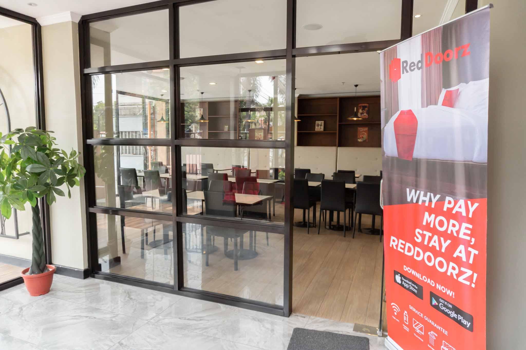 Reddoorz Plus At Mm Hotel Las Pinas Former Reddoorz Plus Near Bamboo Organ Exteriör bild