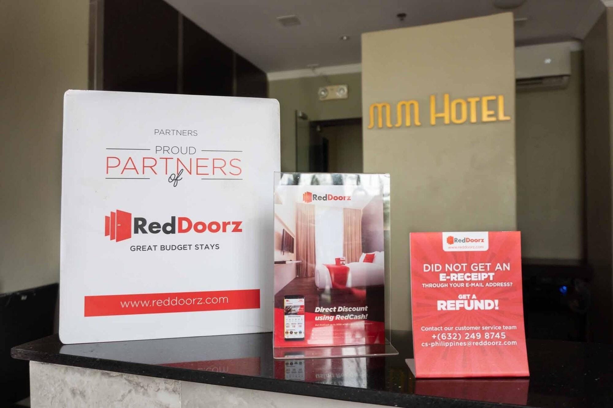 Reddoorz Plus At Mm Hotel Las Pinas Former Reddoorz Plus Near Bamboo Organ Exteriör bild