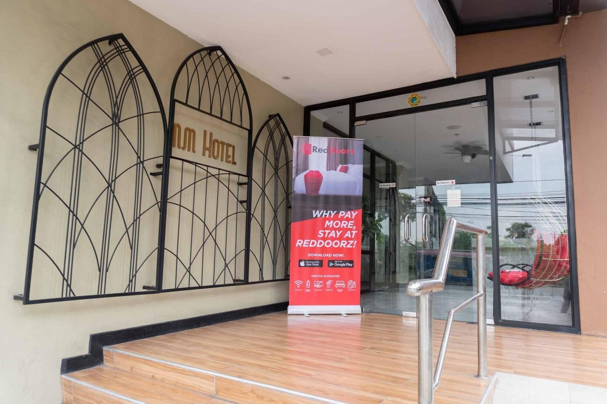 Reddoorz Plus At Mm Hotel Las Pinas Former Reddoorz Plus Near Bamboo Organ Exteriör bild