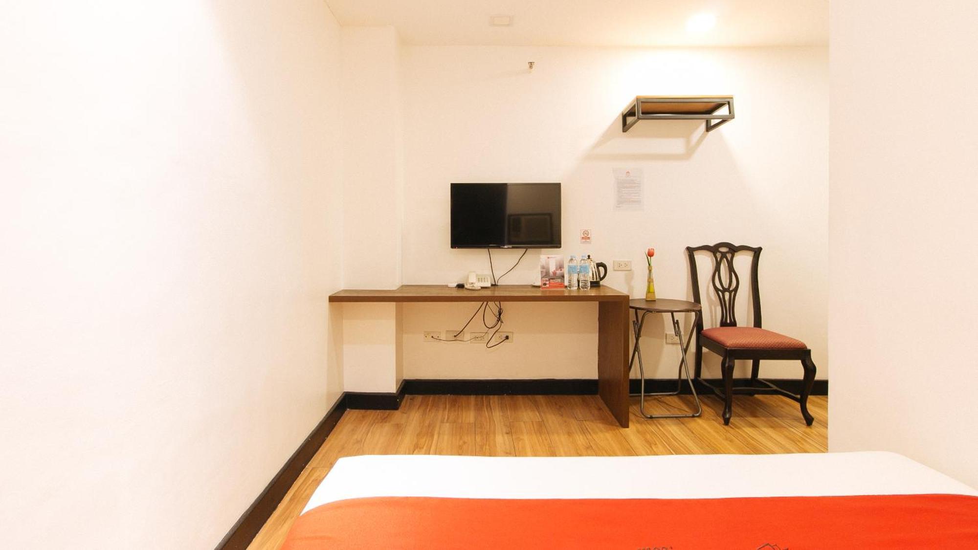 Reddoorz Plus At Mm Hotel Las Pinas Former Reddoorz Plus Near Bamboo Organ Exteriör bild
