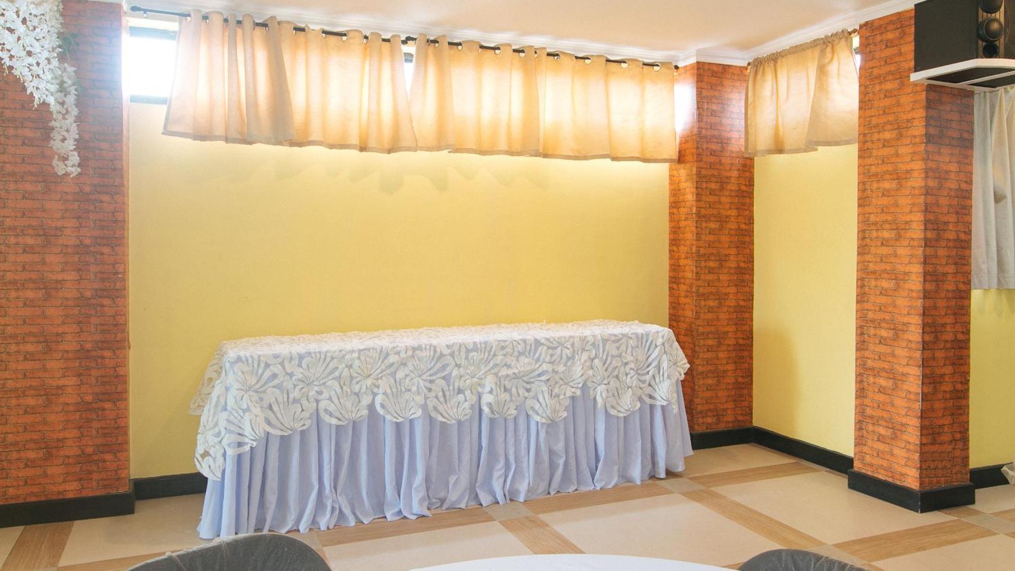 Reddoorz Plus At Mm Hotel Las Pinas Former Reddoorz Plus Near Bamboo Organ Exteriör bild